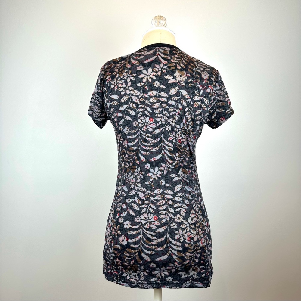 Erge Designs Black Floral Print Short Sleeved Tee - Picture 2 of 5